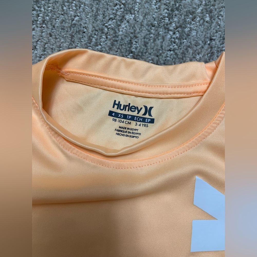 Hurley Outfit - Picture 2 of 3